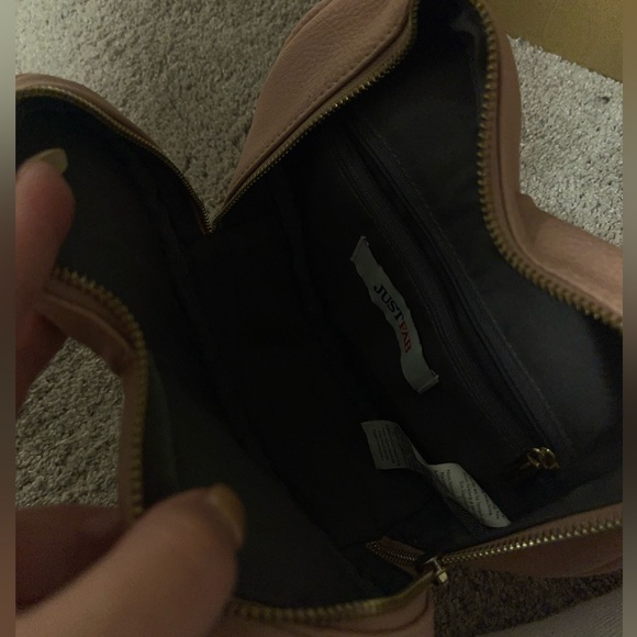 Heart Crossbody - Picture 4 of 6